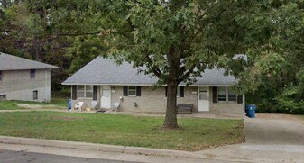 450 Hutton Ln in Jefferson City, MO - Building Photo