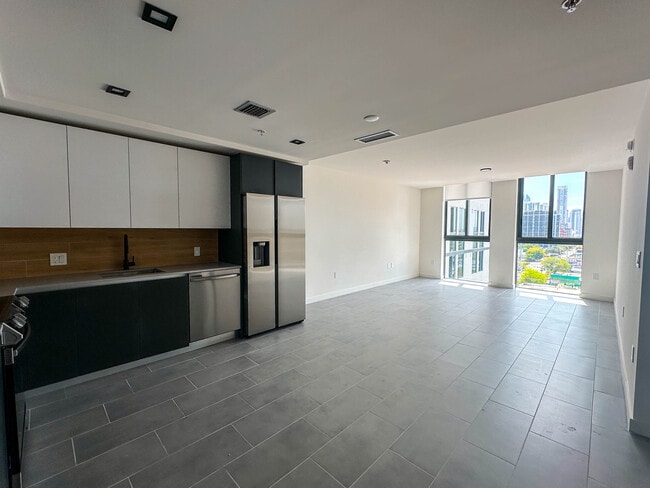105 NE 22nd St, Unit A3 in Miami, FL - Foto de edificio - Building Photo