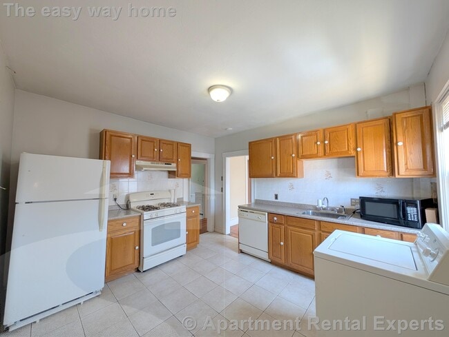 49 Conwell Ave, Unit #2