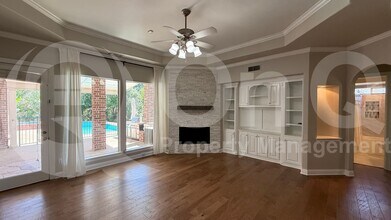 121 Lafayette Landing in Heath, TX - Foto de edificio - Building Photo