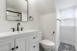 3326 E Overlook Rd in Cleveland Heights, OH - Building Photo - Building Photo