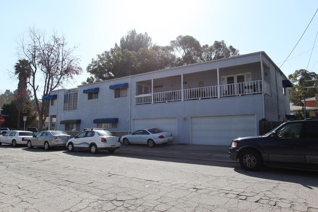 5321-5325 Costanso St in Woodland Hills, CA - Building Photo - Building Photo