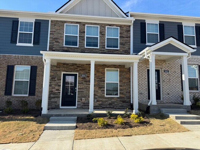 1004 Keyes Pl in Lebanon, TN - Foto de edificio - Building Photo