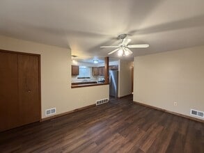 27741 Delton St in Madison Heights, MI - Building Photo - Building Photo