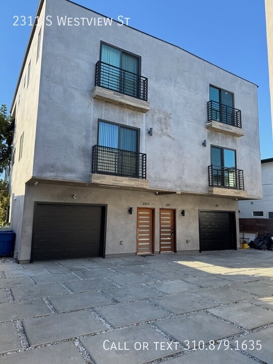 2311 S West View St in Los Angeles, CA - Building Photo