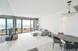 6770 Hawaii Kai Dr in Honolulu, HI - Building Photo - Building Photo