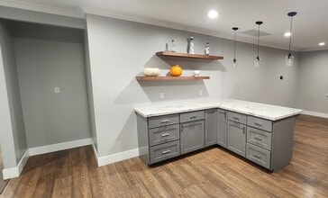 1112 N Lake Ave in Pasadena, CA - Building Photo - Building Photo