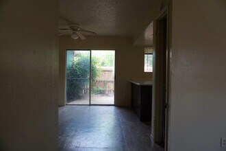 5919 Hidden Valley Trail in Austin, TX - Building Photo - Building Photo