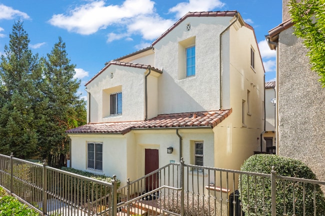 599 Ginkgo Terrace in Fremont, CA - Building Photo - Building Photo