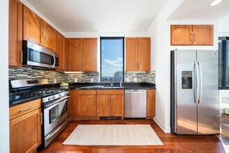 389 Washington St in Jersey City, NJ - Building Photo - Building Photo