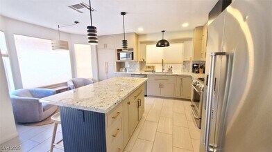1729 Mexican Poppy St in Las Vegas, NV - Building Photo - Building Photo