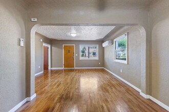 756 SW Levens St in Dallas, OR - Building Photo - Building Photo
