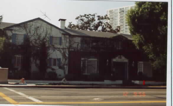 Roxbury Plaza Apartments in Beverly Hills, CA - Building Photo - Building Photo