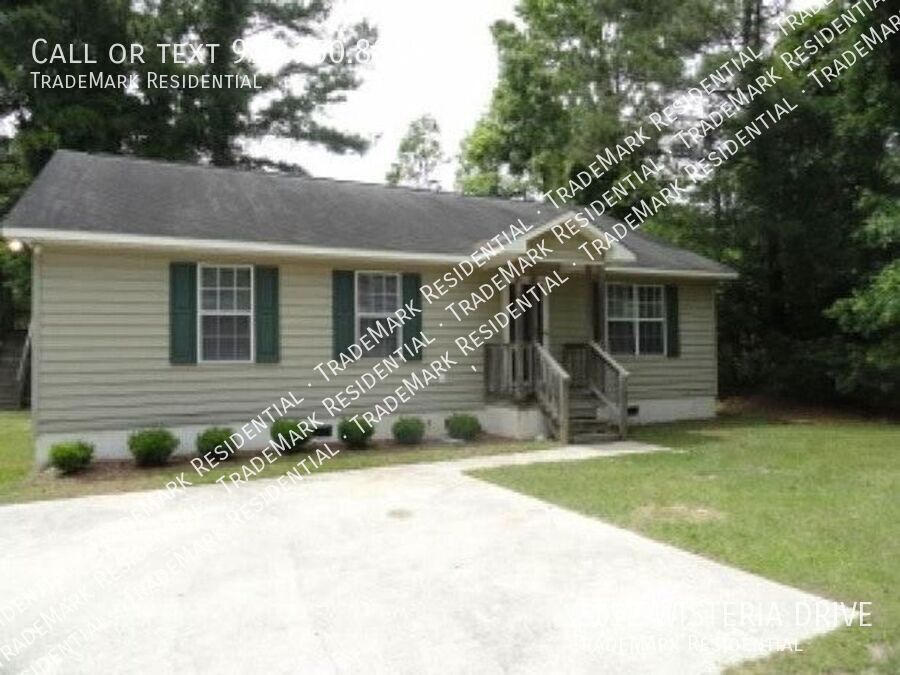 2112 Wisteria Dr in Wilmington, NC - Building Photo
