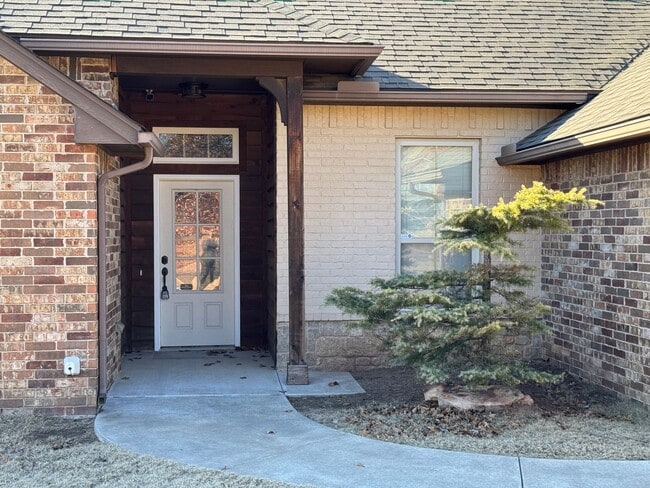 2327 Austrian Pine Dr in Choctaw, OK - Building Photo - Building Photo