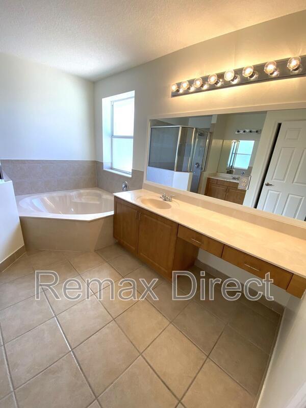 3298 Turtle Cove in West Palm Beach, FL - Building Photo - Building Photo