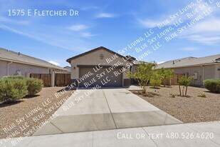 1575 E Fletcher Dr in Casa Grande, AZ - Building Photo