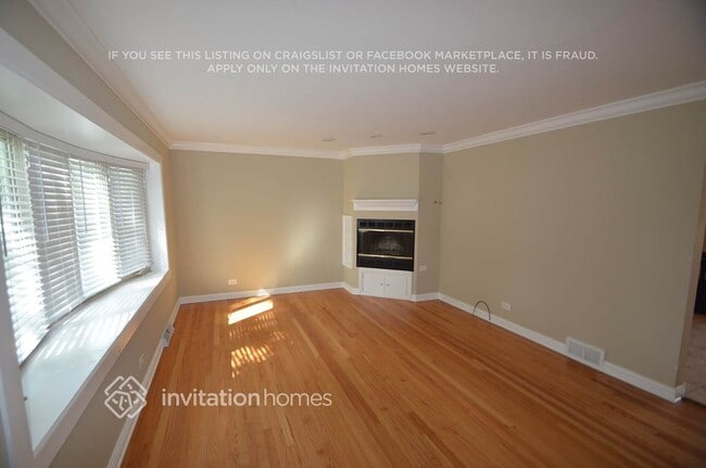 445 N Douglas Ave in Villa Park, IL - Foto de edificio - Building Photo