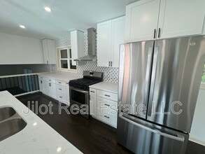 2390 Tiffany Pl in Decatur, GA - Building Photo - Building Photo