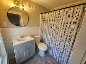 21 Clay St in Laconia, NH - Building Photo - Building Photo