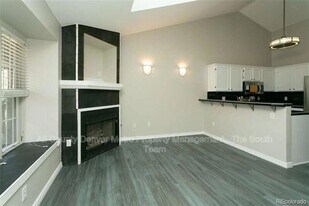 9617 W Chatfield Ave, Unit E in Littleton, CO - Building Photo