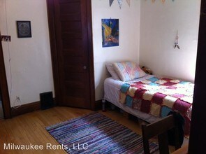 1700 E Belleview Pl in Milwaukee, WI - Foto de edificio - Building Photo