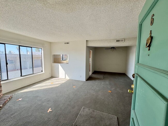 1444 Centinela Ave, Unit 6 in Los Angeles, CA - Building Photo - Building Photo