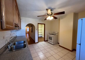 227 Holland St, Unit 2 in Somerville, MA - Building Photo