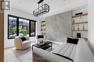 233 Macpherson Ave in Toronto, ON - Building Photo - Building Photo