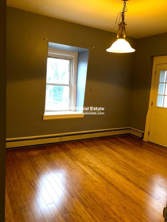 11 Moore St Rentals in Somerville, MA