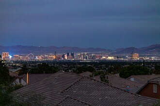60 Chapman Heights St in Las Vegas, NV - Building Photo - Building Photo