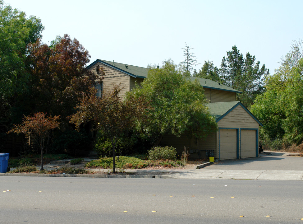 1411-1415 Mission Blvd in Santa Rosa, CA - Building Photo