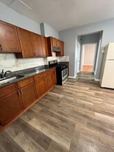 142-144 Clark St in Hartford, CT - Foto de edificio - Building Photo