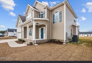 2519 Dakota Dr in Greenville, NC - Building Photo