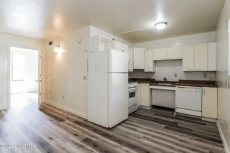 770 N Dodge Blvd in Tucson, AZ - Building Photo - Building Photo