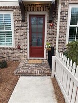 1104 Thomas St in Woodstock, GA - Building Photo