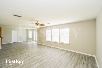 9634 Hazel Lake Dr in Jacksonville, FL - Building Photo - Building Photo