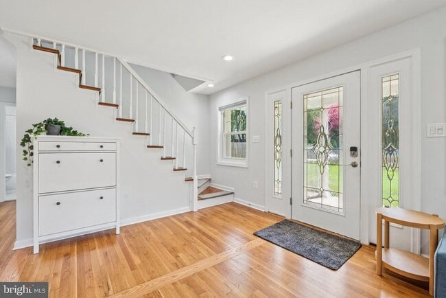 2013 Maynard Dr in Falls Church, VA - Building Photo - Building Photo