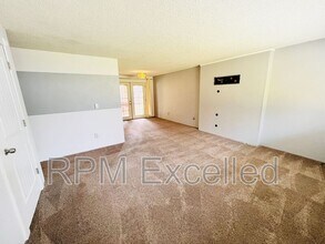 35216 54th Ave S in Auburn, WA - Foto de edificio - Building Photo