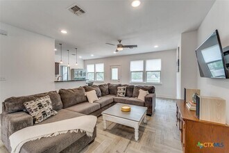 59 Long Bow Ln in Wimberley, TX - Building Photo - Building Photo