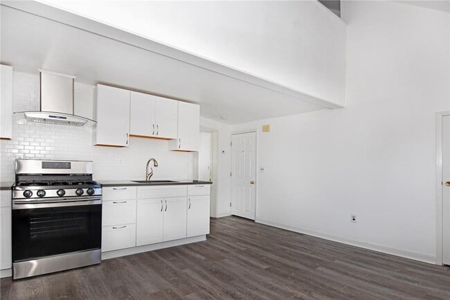44 Ridge St in Hastings On Hudson, NY - Building Photo - Building Photo