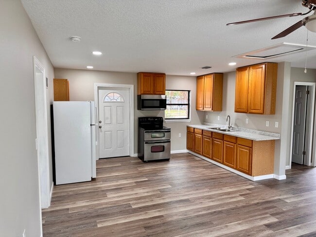 8115 Dominguin St in Orlando, FL - Building Photo - Building Photo