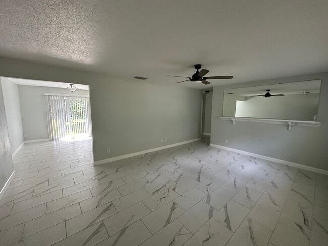 873 Nixon Ln in Port Orange, FL - Building Photo - Building Photo