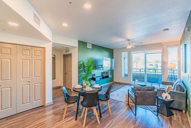 9600 W Georgia Ave in Glendale, AZ - Building Photo - Building Photo