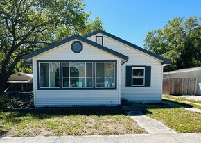 1225 Bermuda St in Clearwater, FL - Building Photo