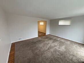 3042 Canbet Dr in Pittsburgh, PA - Building Photo - Building Photo