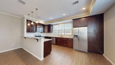 2011 Harvey Mitchell Pkwy S in College Station, TX - Building Photo - Building Photo