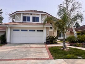 23940 Vía Rosa Linda in Santa Clarita, CA - Building Photo