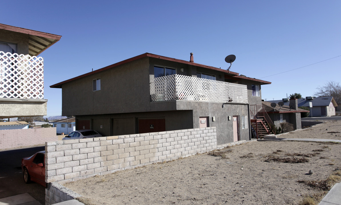 1171 Barstow Rd in Barstow, CA - Building Photo