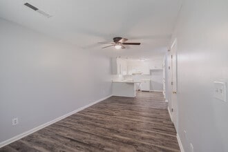 Silkwood Apartments in Orangeburg, SC - Foto de edificio - Interior Photo